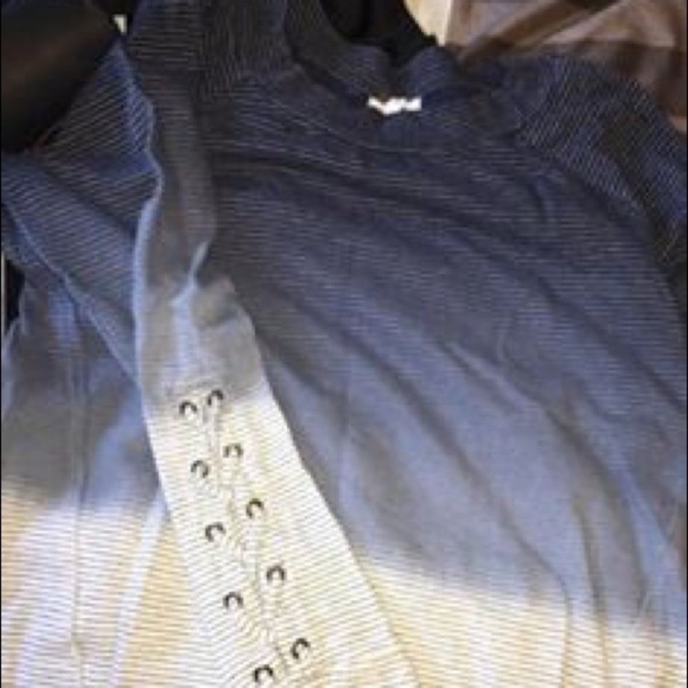 Women’s long sleeve top, blue and white